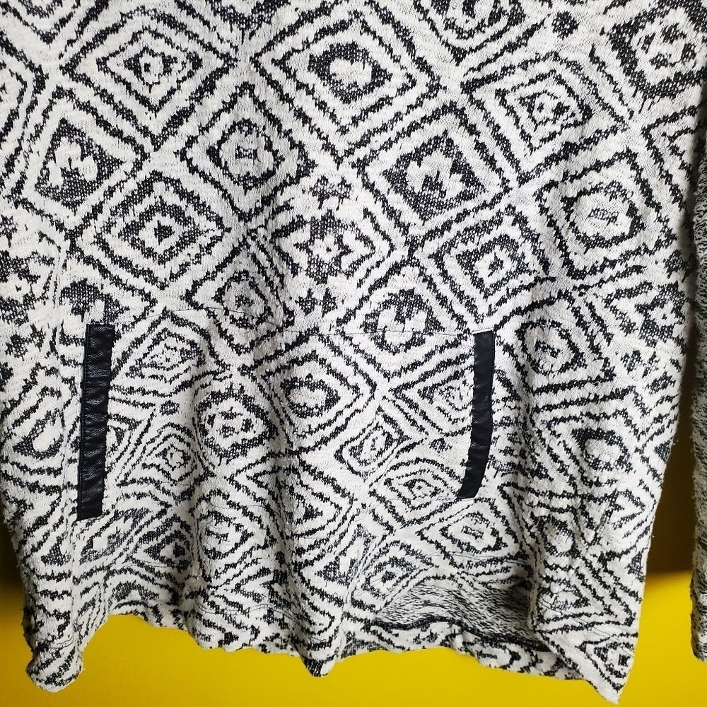 Soft Surroundings Patterned Tunic Size Medium - image 5